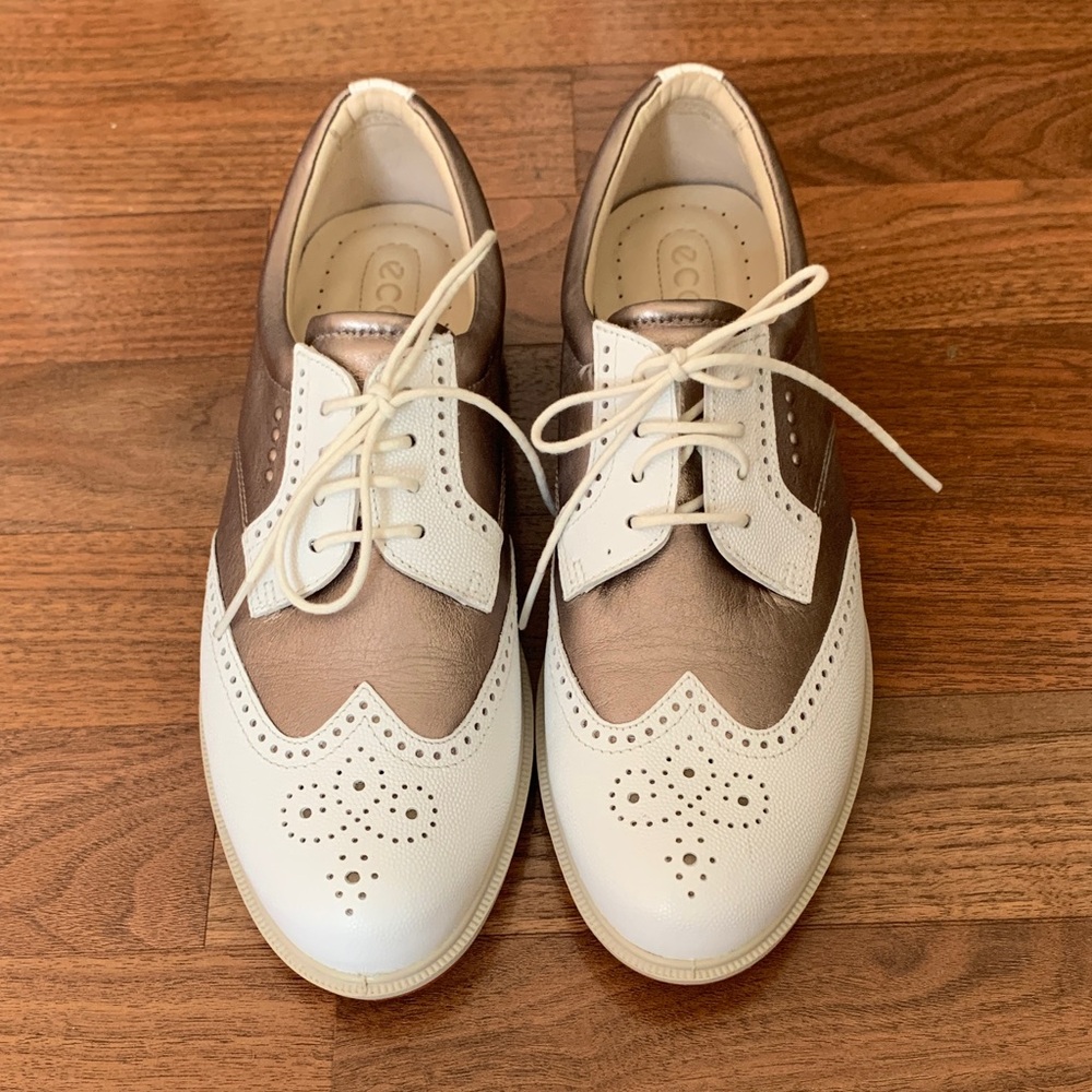 ECCO Bronze and White Leather Oxfords. - Picture 7 of 15